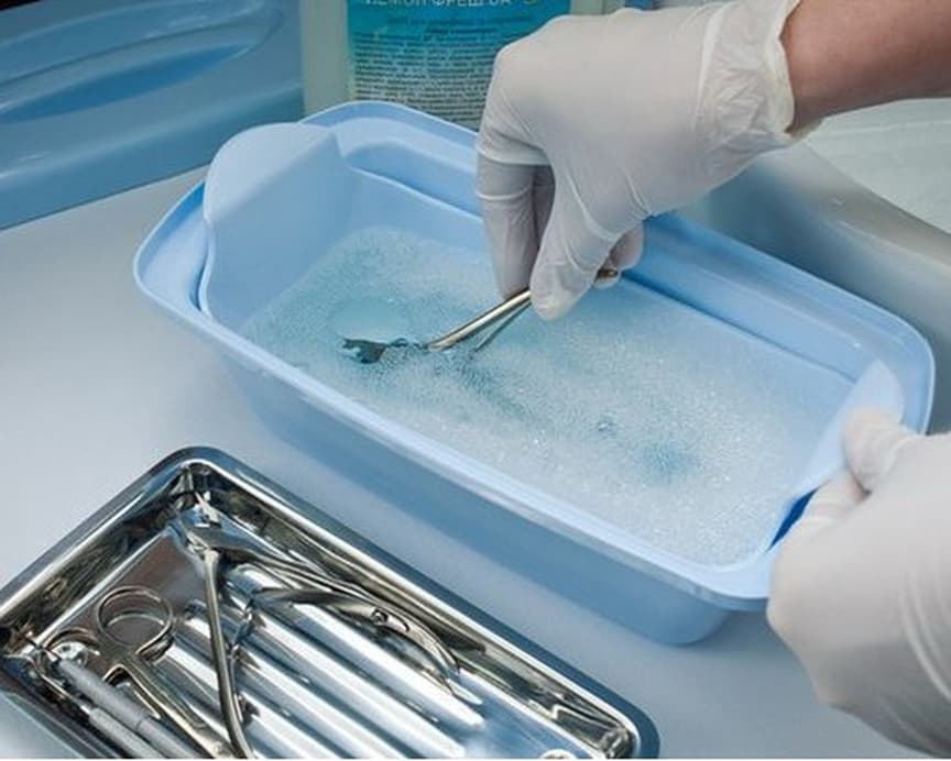 Обеззараживание меда. Обеззараживание меда. Бокс с дезсредствами. Стерилизация медицинского инструментария. Обеззараживание меда.